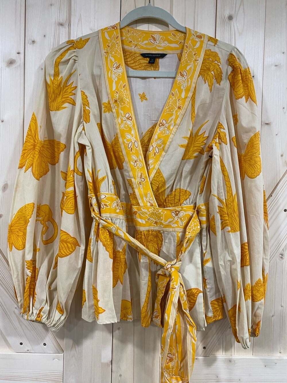 Banana Republic Linen Balloon Sleeve Wrap Top in Yellow Butterfly Print medium - Picture 2 of 10